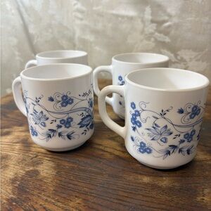Vintage Blue and White Ceramic Mugs Set for Dining